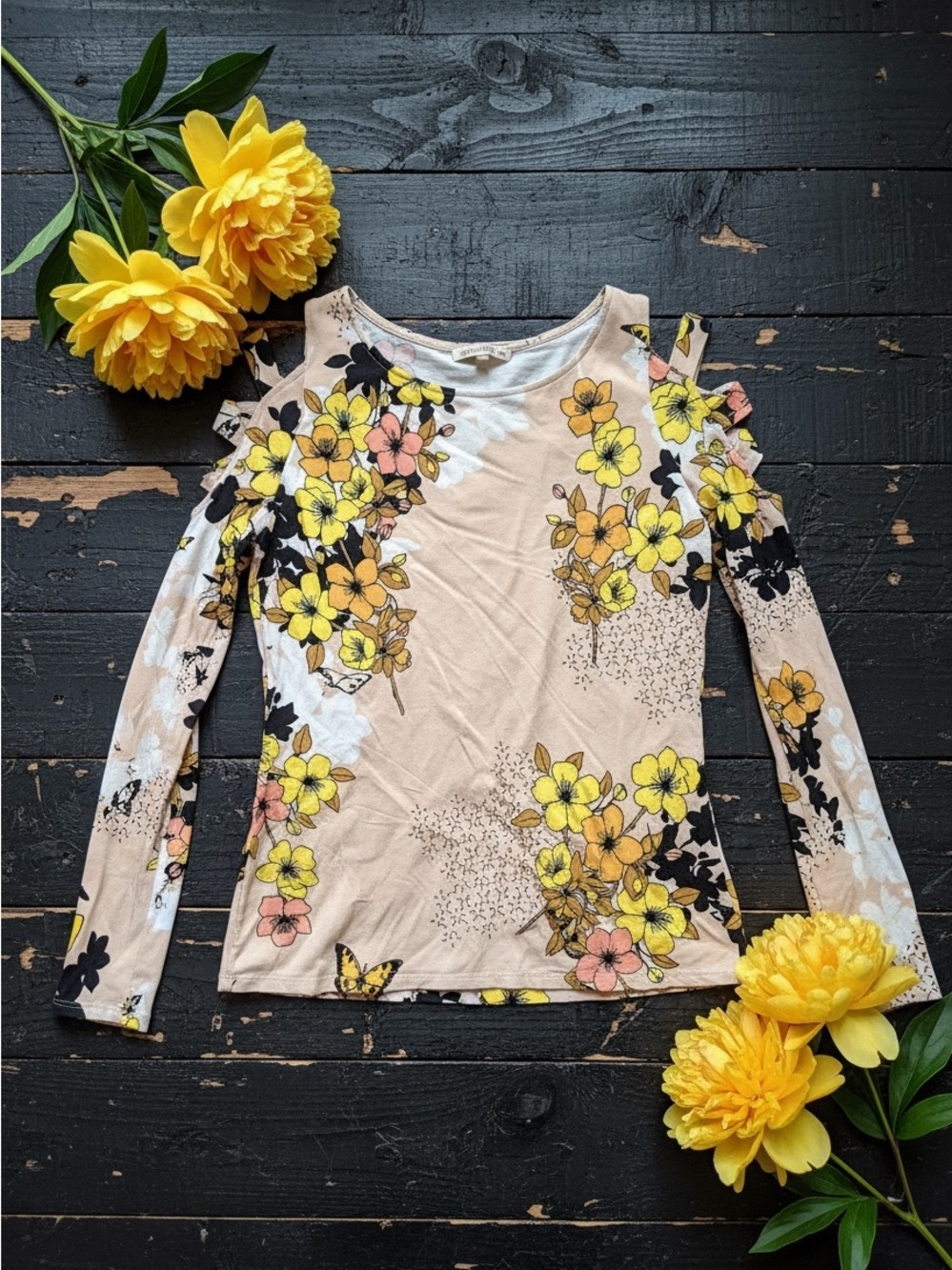 GUESS cut out shoulder top